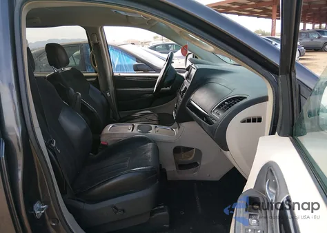 2016 Chrysler Town & Country Limited z USA, uszkodzony, nr VIN 2C4RC1JG6GR200302